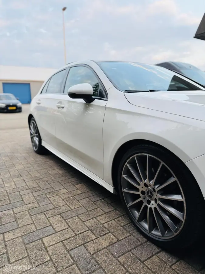 200 Launch Edition Premium 2018