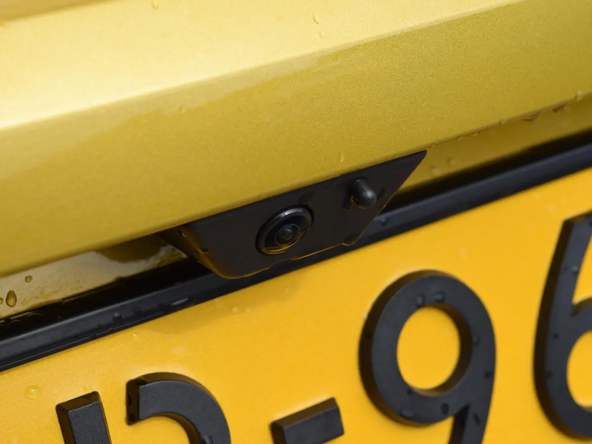 58 kWh Ultimate | Schuif / kanteldak | Alcantara bekleding | LED Intellilux verlichting | Parkeersensoren met camera |