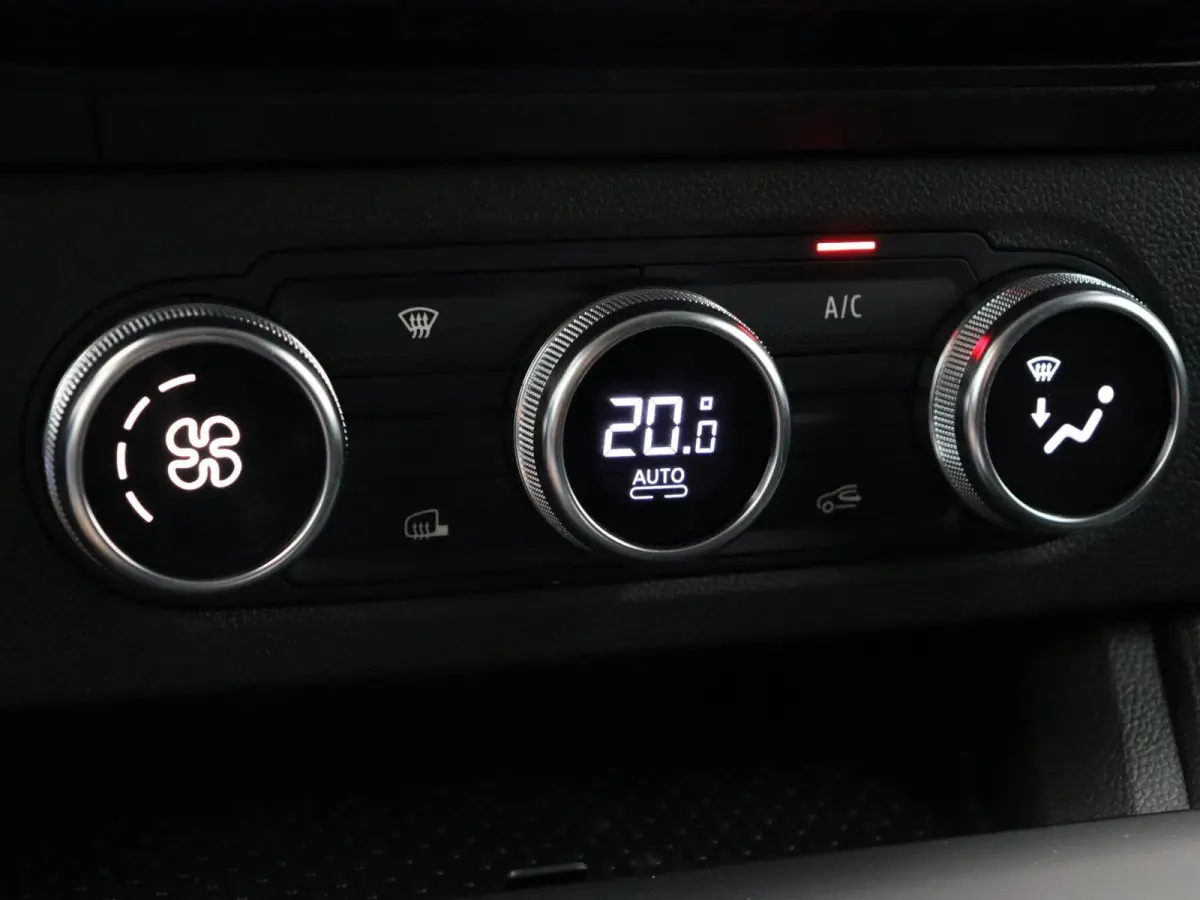 Advance 22 kW 44 kWh | Achteruitrijcamera | Vierseizoenbanden |