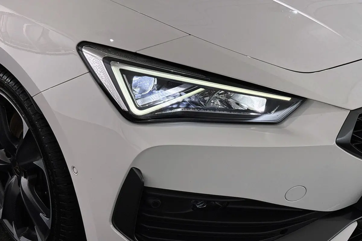 1.4 e-Hybrid VZ 245 PK Achteruitrijcamera Apple CarPlay Stoel-Stuurverwarming