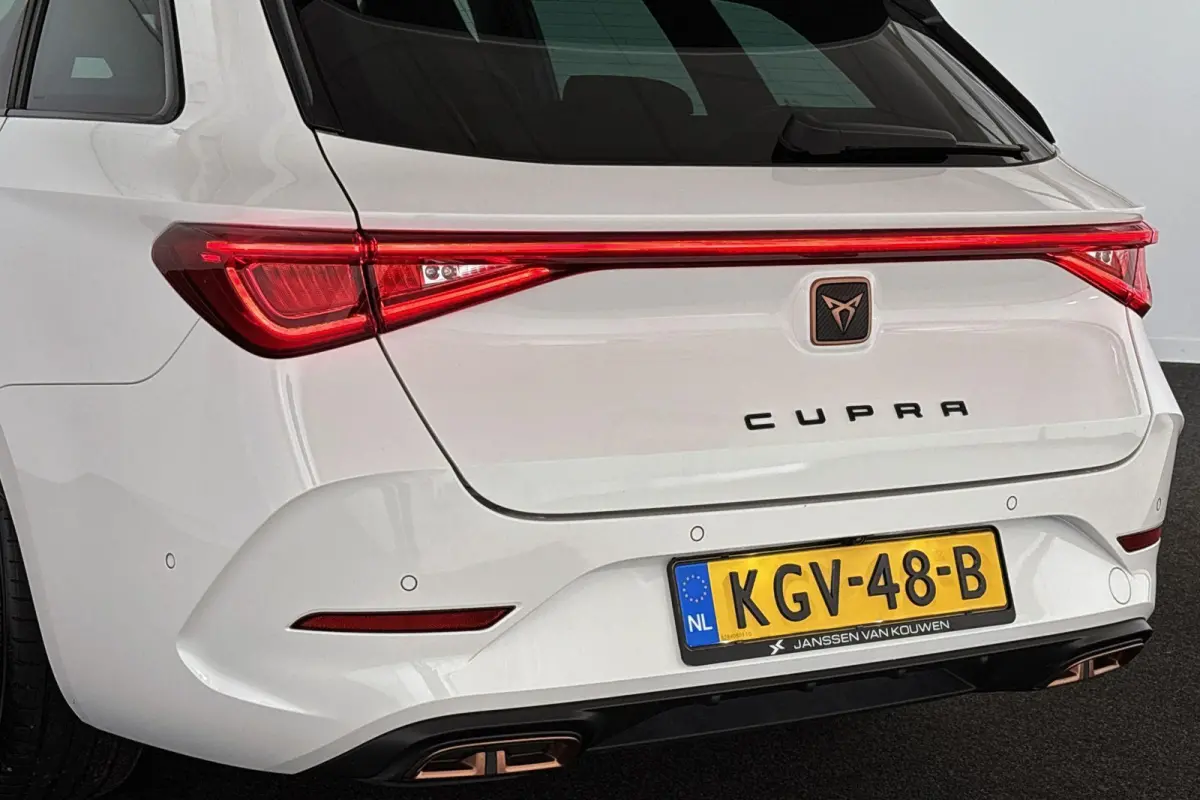 1.4 e-Hybrid VZ 245 PK Achteruitrijcamera Apple CarPlay Stoel-Stuurverwarming