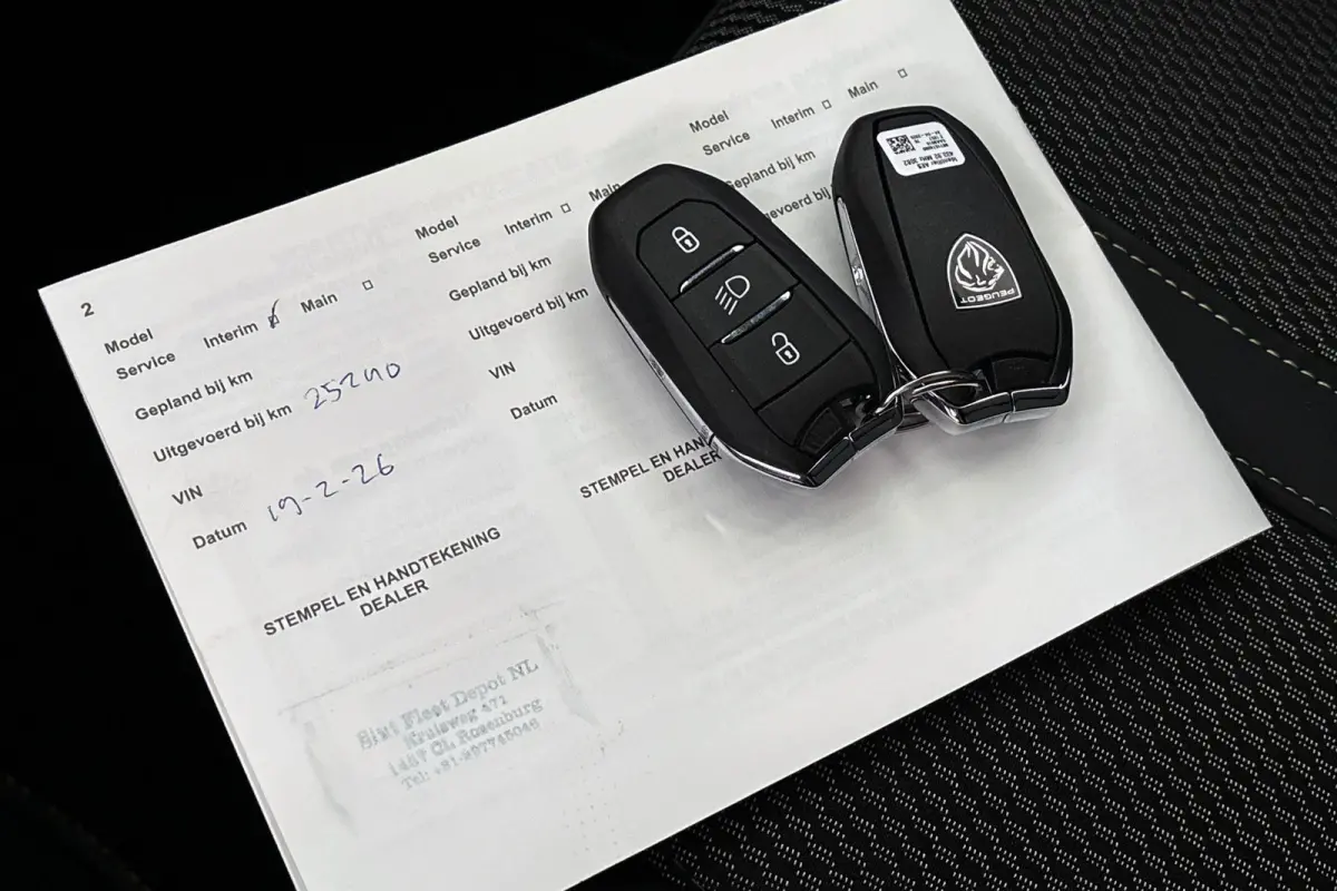 1.2 Hybrid 145 e-DCS6 GT Adaptieve Cruise Control Navigatie Keyless Achteruitrijcamera