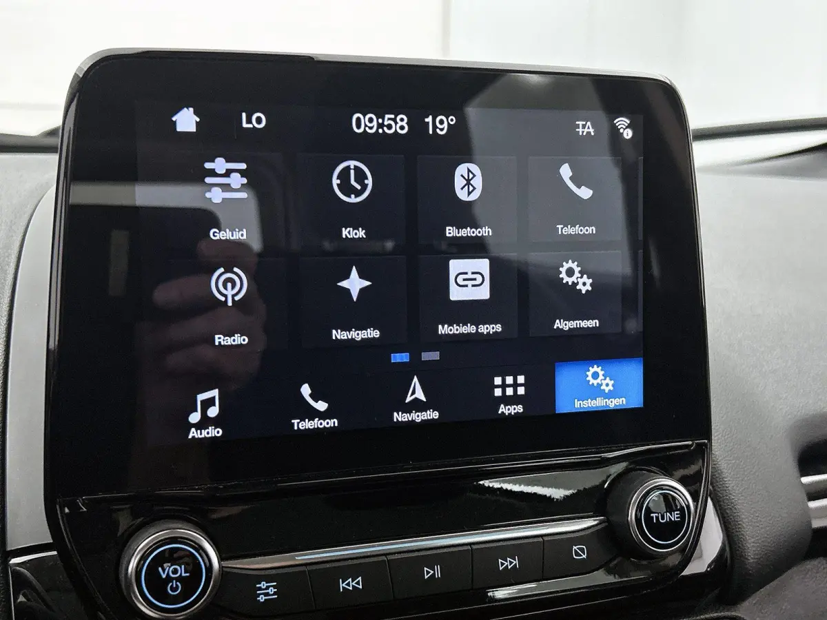 1.0 EcoBoost ST-Line | Trekhaak afneembaar | Navi | Apple CarPlay/Android Auto | Parkeersensoren | Clima | Cruise Control