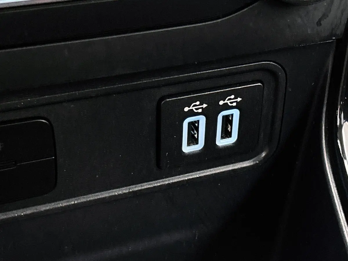 1.0 EcoBoost ST-Line | Trekhaak afneembaar | Navi | Apple CarPlay/Android Auto | Parkeersensoren | Clima | Cruise Control