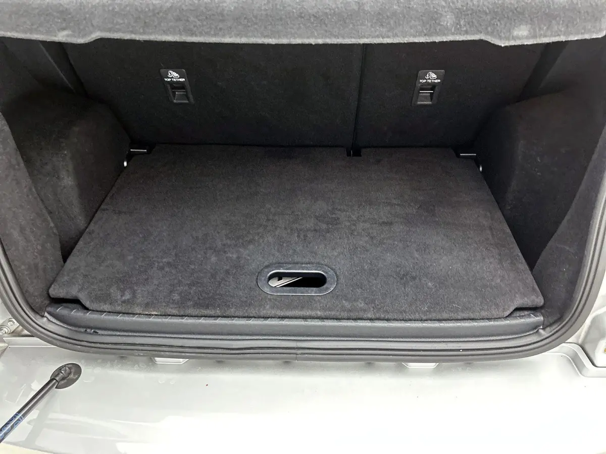 1.0 EcoBoost ST-Line | Trekhaak afneembaar | Navi | Apple CarPlay/Android Auto | Parkeersensoren | Clima | Cruise Control