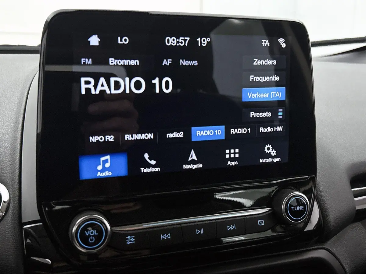 1.0 EcoBoost ST-Line | Trekhaak afneembaar | Navi | Apple CarPlay/Android Auto | Parkeersensoren | Clima | Cruise Control
