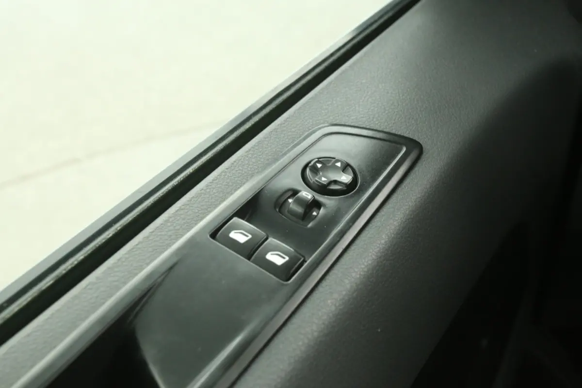 BlueHDI L3H1 | Airco | Cruise | 3 Zits | Trekhaak | Parkeersens.