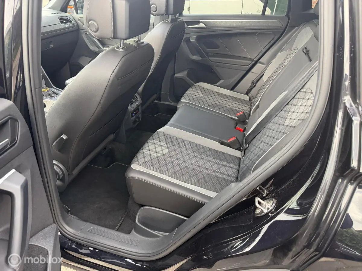 - 1.5 TSI - 3x R-Line - Full Option