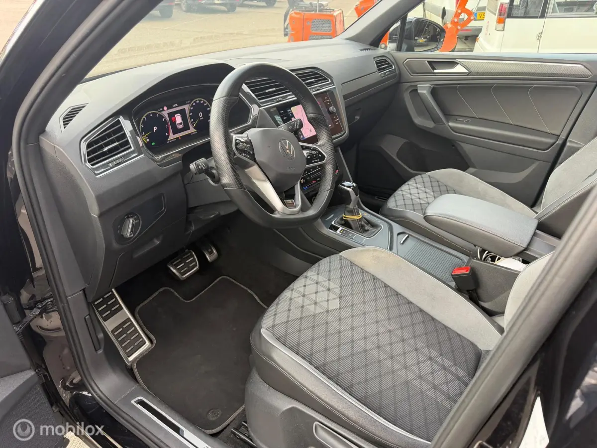 - 1.5 TSI - 3x R-Line - Full Option