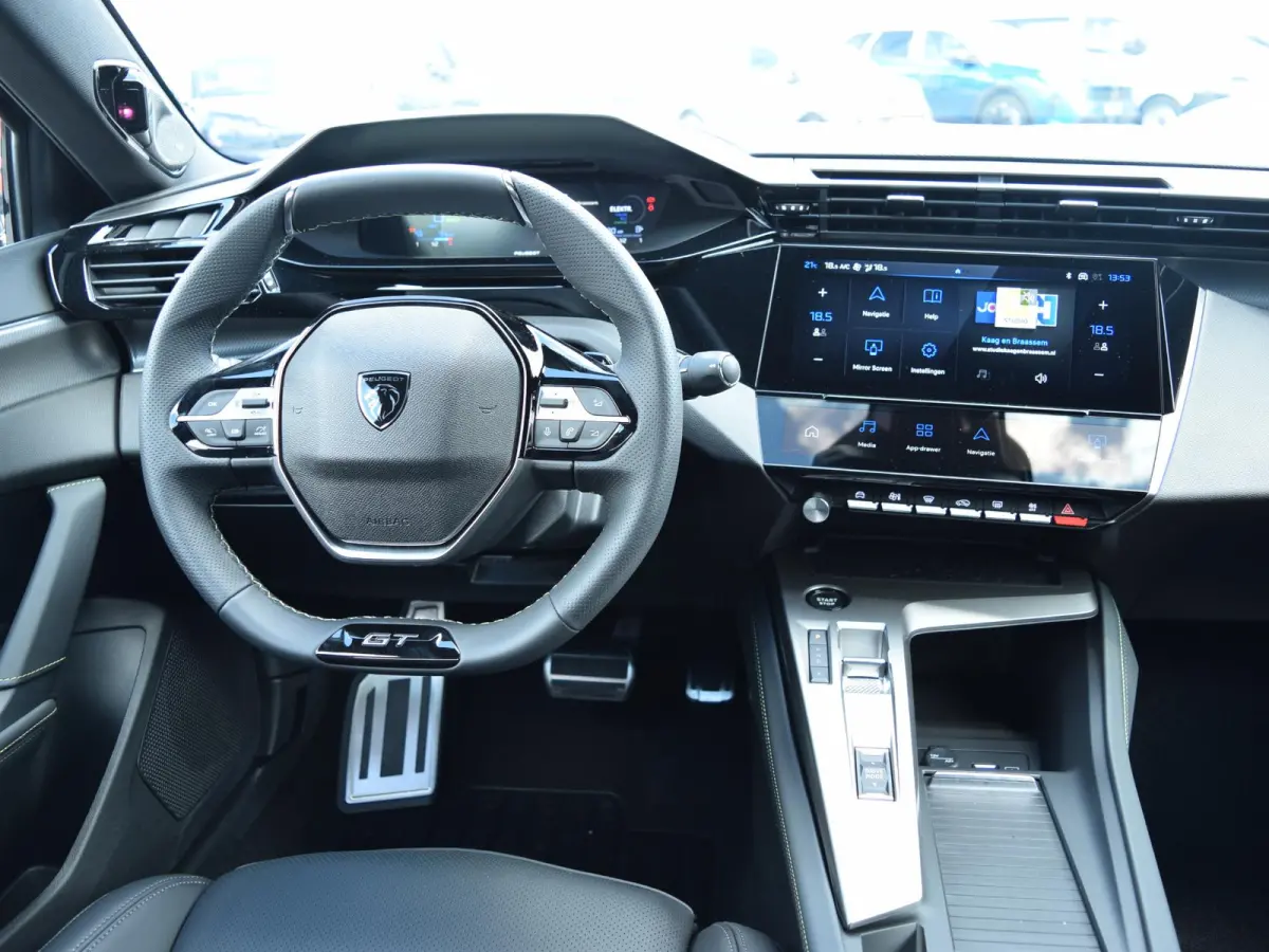 1.6 GT Exclusive Plug-In Hybrid 240 | SCHUIF / KANTELDAK | 20" L.M.V. | LEDEREN BEKLEDING | STOELVERWARMING | NIEUWE MODEL!