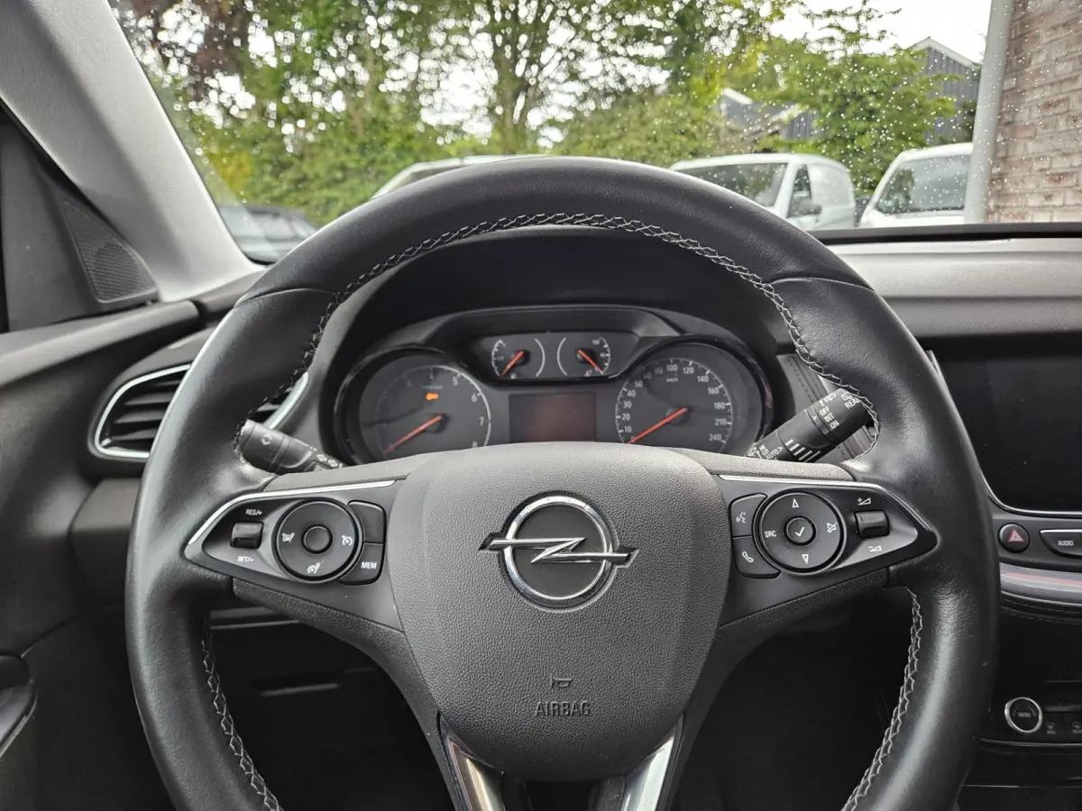 1.2 Turbo Business + Lage Kilometerstand/NAP! Carplay! Camera! Dealer Onderhouden!