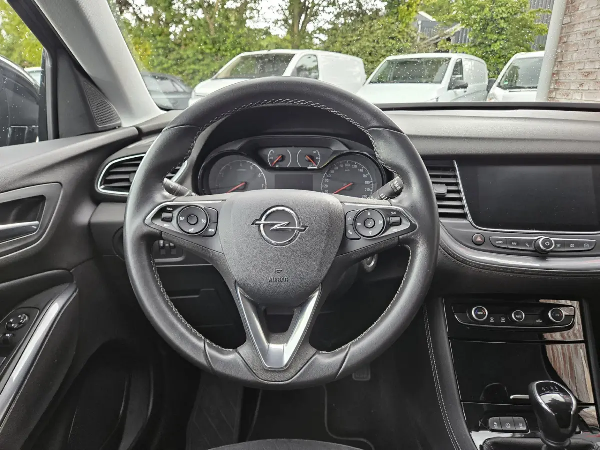 1.2 Turbo Business + Lage Kilometerstand/NAP! Carplay! Camera! Dealer Onderhouden!