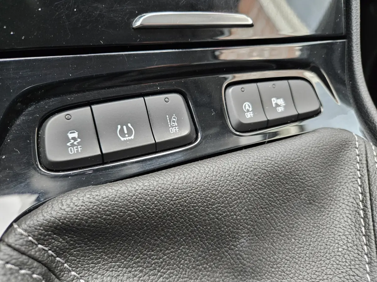 1.2 Turbo Business + Lage Kilometerstand/NAP! Carplay! Camera! Dealer Onderhouden!