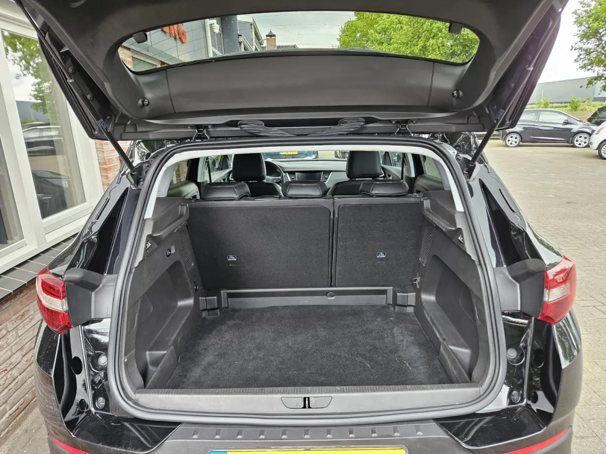 1.2 Turbo Business + Lage Kilometerstand/NAP! Carplay! Camera! Dealer Onderhouden!