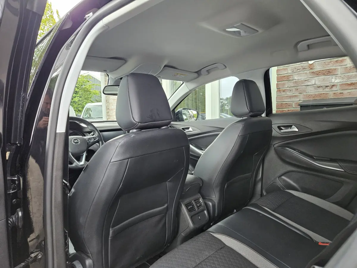1.2 Turbo Business + Lage Kilometerstand/NAP! Carplay! Camera! Dealer Onderhouden!