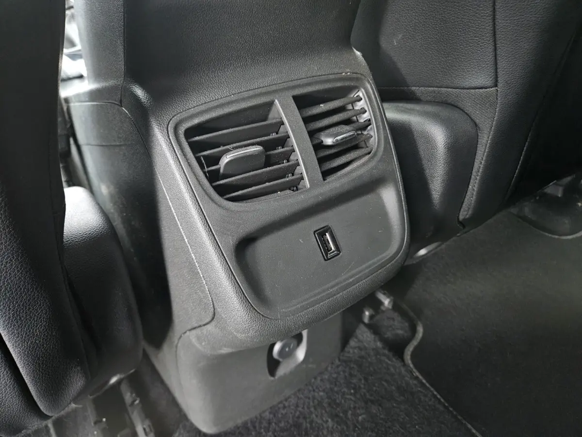 1.2 Turbo Business + Lage Kilometerstand/NAP! Carplay! Camera! Dealer Onderhouden!