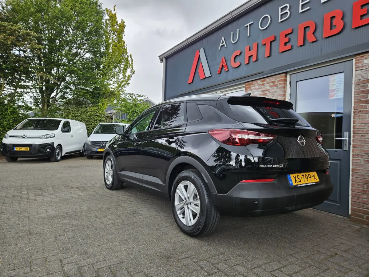 1.2 Turbo Business + Lage Kilometerstand/NAP! Carplay! Camera! Dealer Onderhouden!