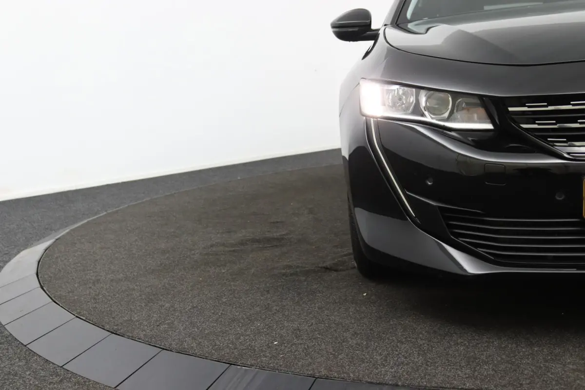 1.6 Active Avantage*AUTOM.*ACC*CAM*NAVI*CARPLAY*