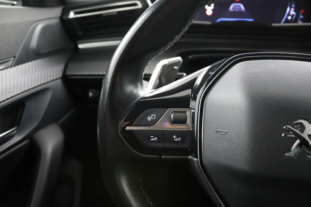 1.6 Active Avantage*AUTOM.*ACC*CAM*NAVI*CARPLAY*