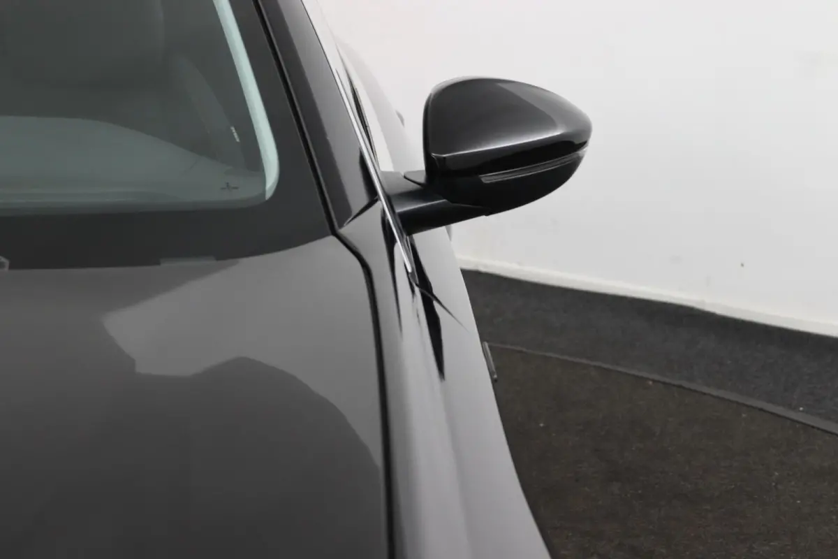 1.6 Active Avantage*AUTOM.*ACC*CAM*NAVI*CARPLAY*