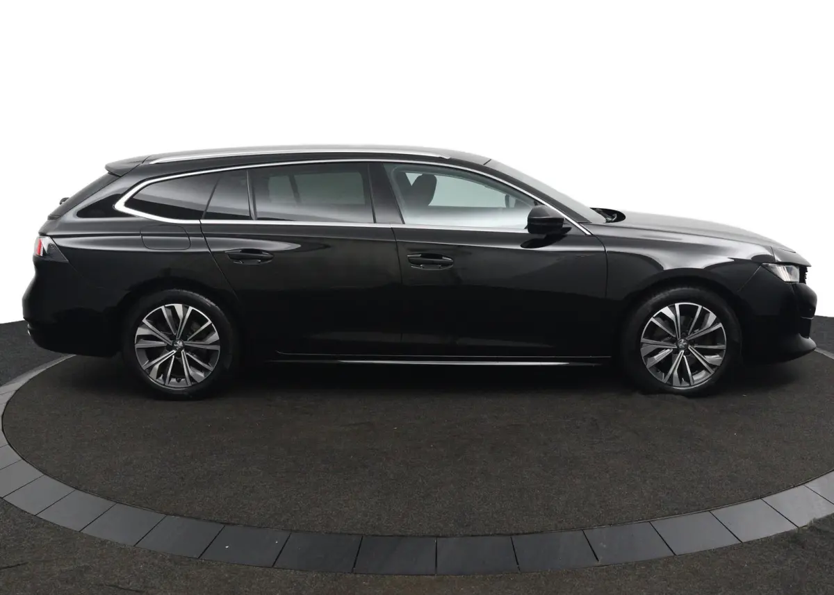 1.6 Active Avantage*AUTOM.*ACC*CAM*NAVI*CARPLAY*