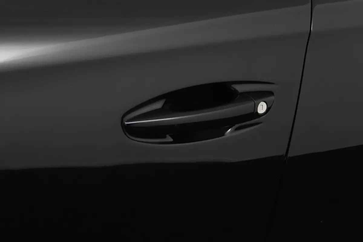1.6 Active Avantage*AUTOM.*ACC*CAM*NAVI*CARPLAY*