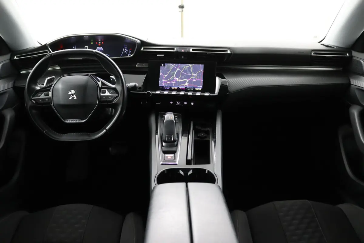 1.6 Active Avantage*AUTOM.*ACC*CAM*NAVI*CARPLAY*