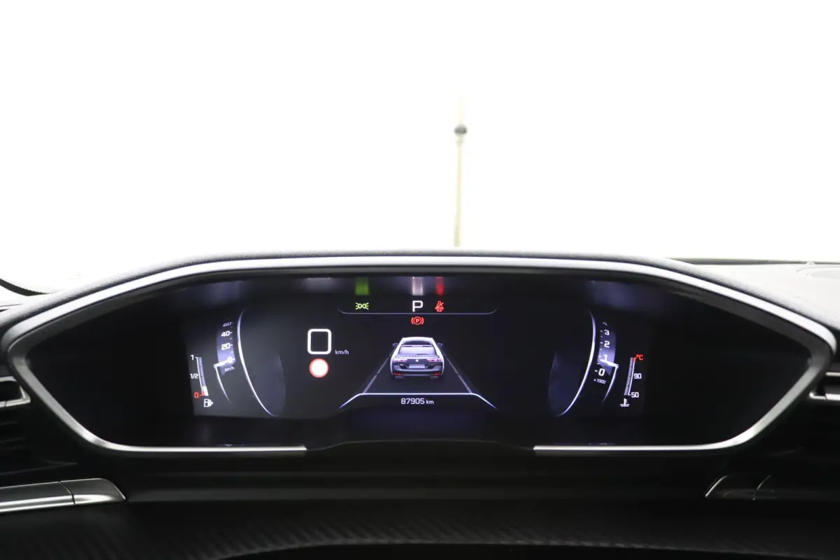 1.6 Active Avantage*AUTOM.*ACC*CAM*NAVI*CARPLAY*