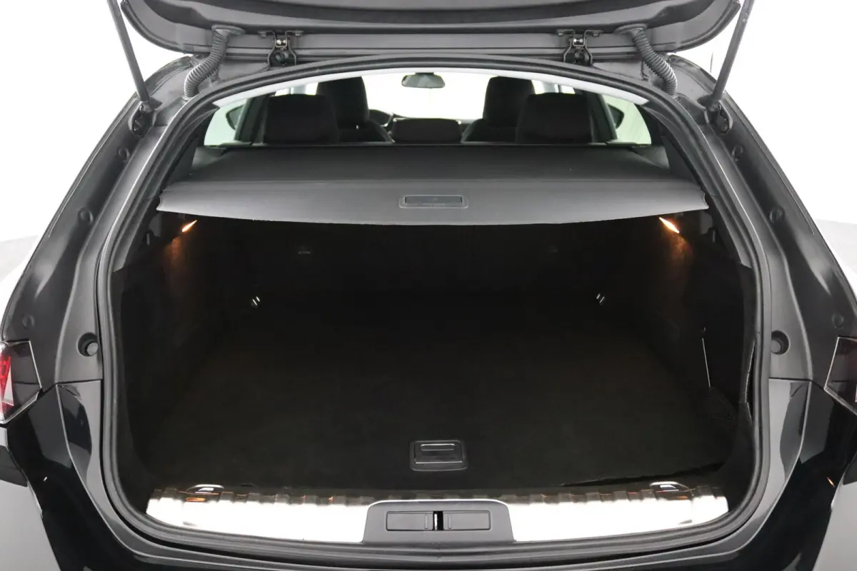 1.6 Active Avantage*AUTOM.*ACC*CAM*NAVI*CARPLAY*