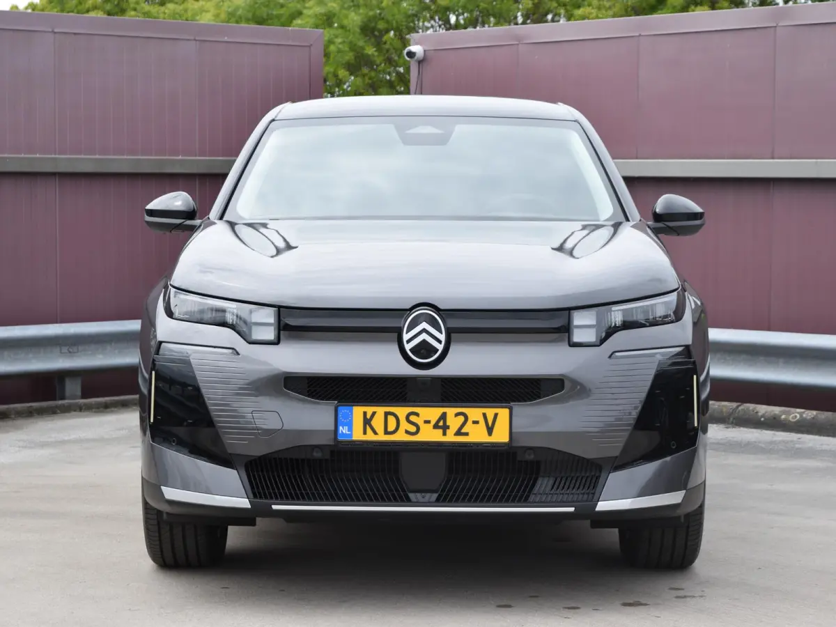 1.2 Hybrid 145 Plus | Pack Techno | Two tone / zwart dak | 19" L.M.V. | PARKEERSENSOREN MET CAMERA | ELEKTRISCHE ACHTERKLEP |