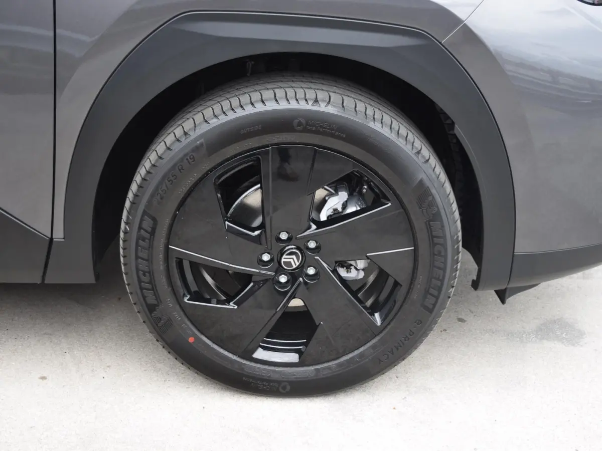 1.2 Hybrid 145 Plus | Pack Techno | Two tone / zwart dak | 19" L.M.V. | PARKEERSENSOREN MET CAMERA | ELEKTRISCHE ACHTERKLEP |