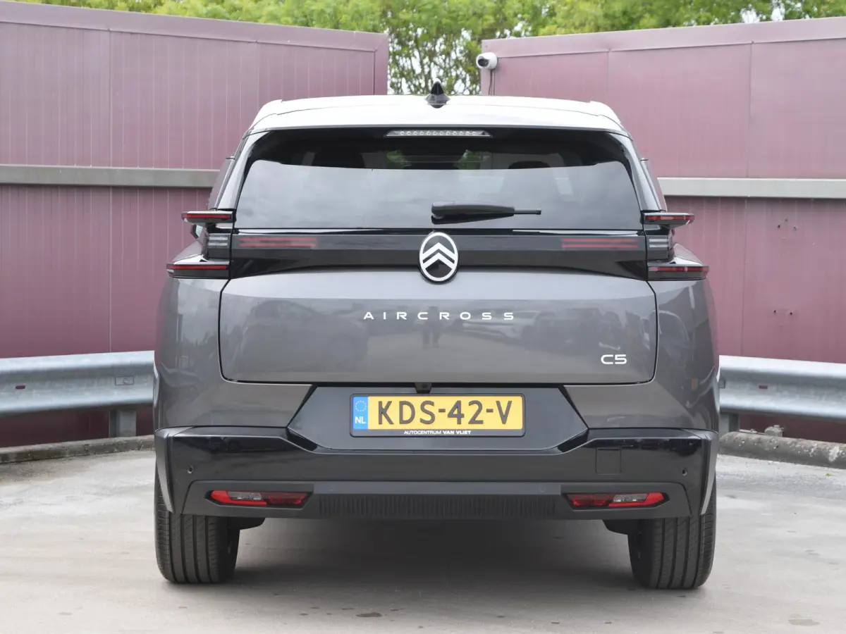 1.2 Hybrid 145 Plus | Pack Techno | Two tone / zwart dak | 19" L.M.V. | PARKEERSENSOREN MET CAMERA | ELEKTRISCHE ACHTERKLEP |