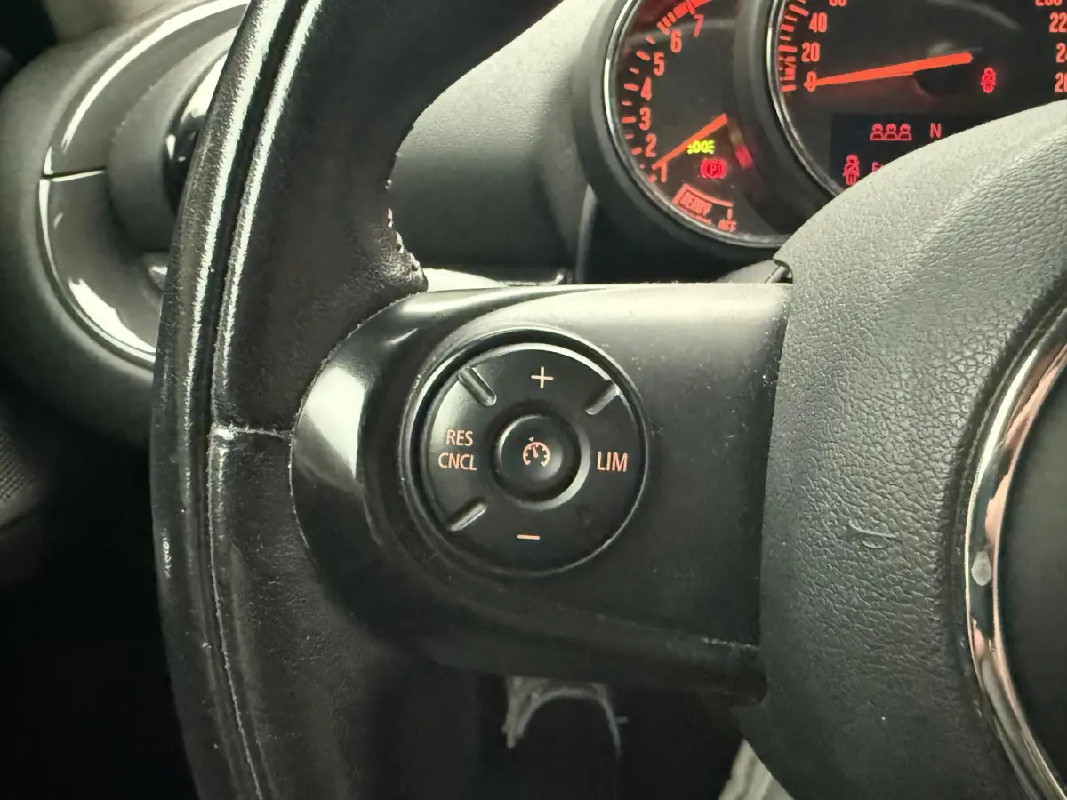 Mini 1.5 Cooper Business