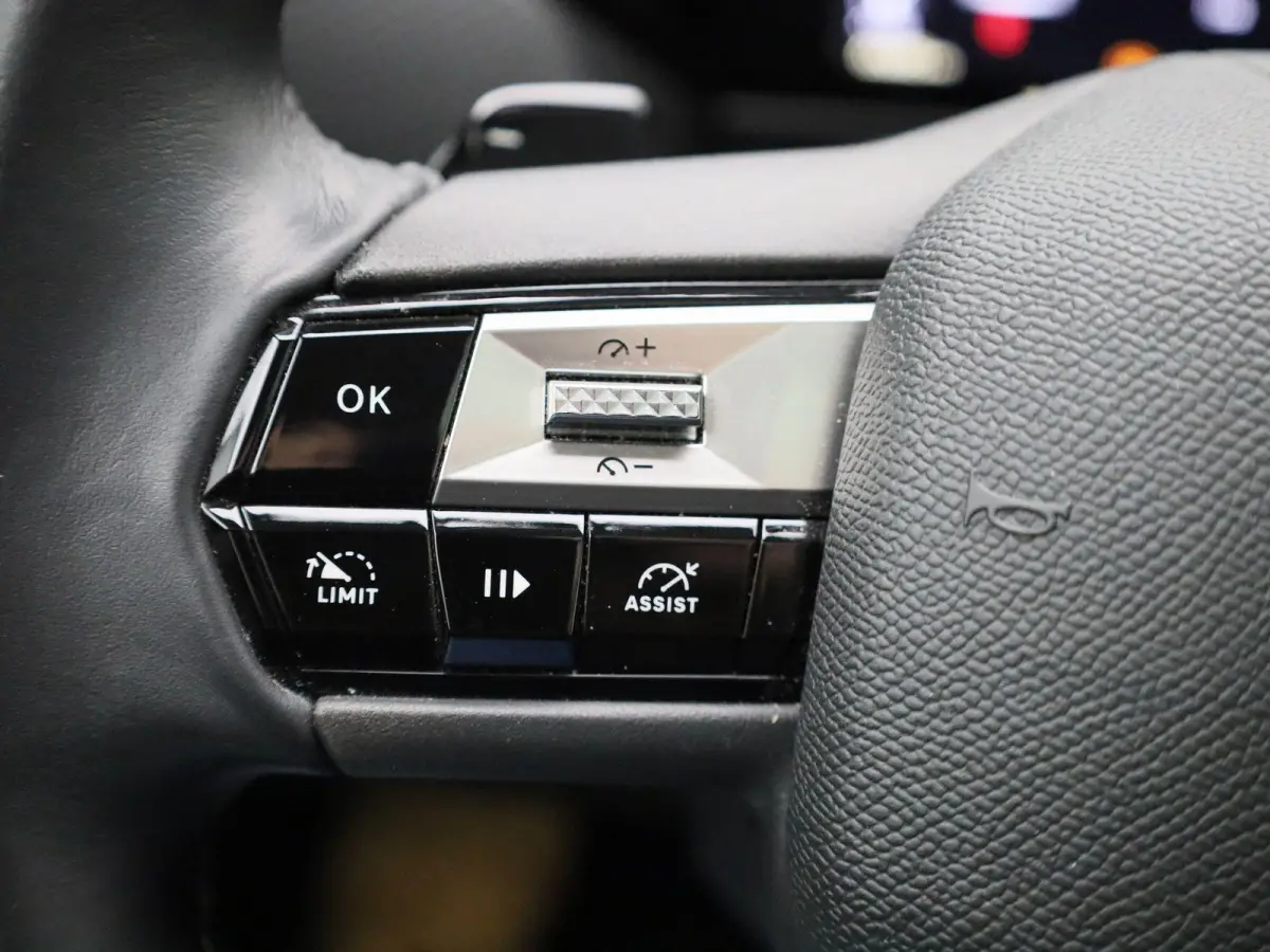 1.2 PureTech Trocadero | PANORAMADAK | NAVIGATIE | HALF LEDER | HEAD UP DISPLAY | ACHTERUITRIJCAMERA |