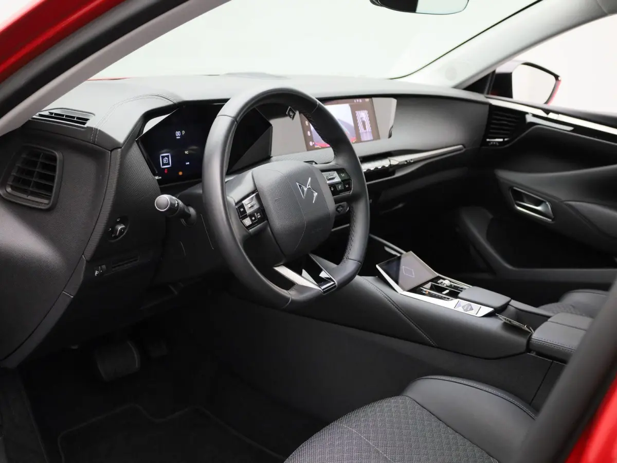 1.2 PureTech Trocadero | PANORAMADAK | NAVIGATIE | HALF LEDER | HEAD UP DISPLAY | ACHTERUITRIJCAMERA |