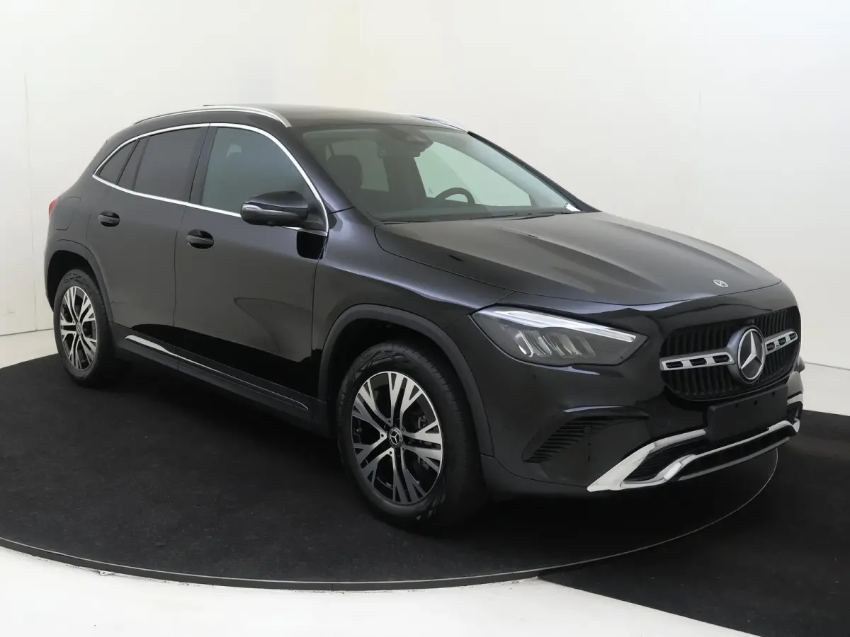 250 e Star Edition Panoramadak / 360 camera / Privacy glass / Stoelverwarming