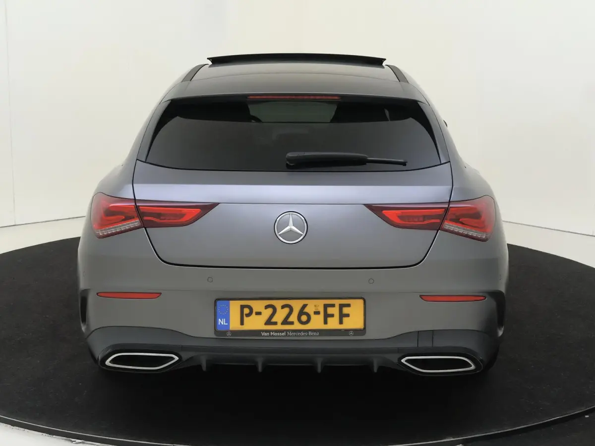 180 Business Solution AMG Panoramadak / Keyless / Nightpakket / Parkeercamera / Sfeerverlichting / MANUFAKTUR Berggrijs Matte (origineel)