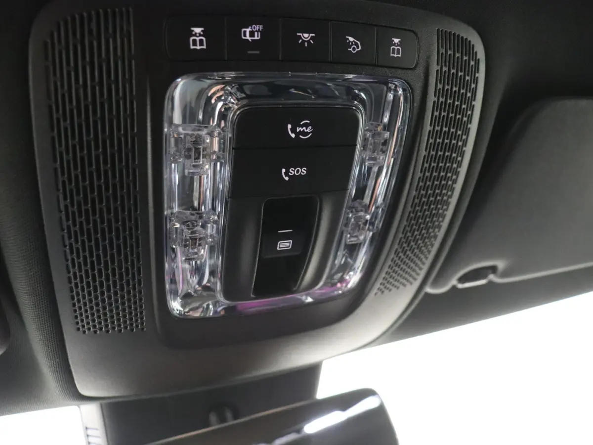 180 Business Solution AMG Panoramadak / Keyless / Nightpakket / Parkeercamera / Sfeerverlichting / MANUFAKTUR Berggrijs Matte (origineel)