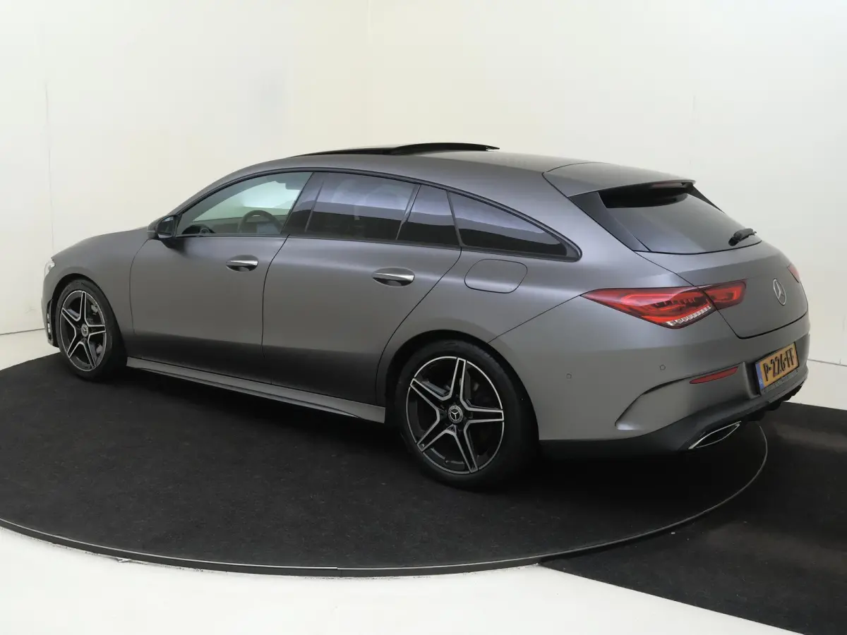 180 Business Solution AMG Panoramadak / Keyless / Nightpakket / Parkeercamera / Sfeerverlichting / MANUFAKTUR Berggrijs Matte (origineel)