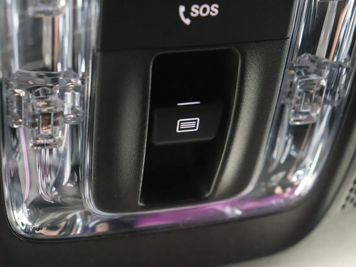 180 Business Solution AMG Panoramadak / Keyless / Nightpakket / Parkeercamera / Sfeerverlichting / MANUFAKTUR Berggrijs Matte (origineel)