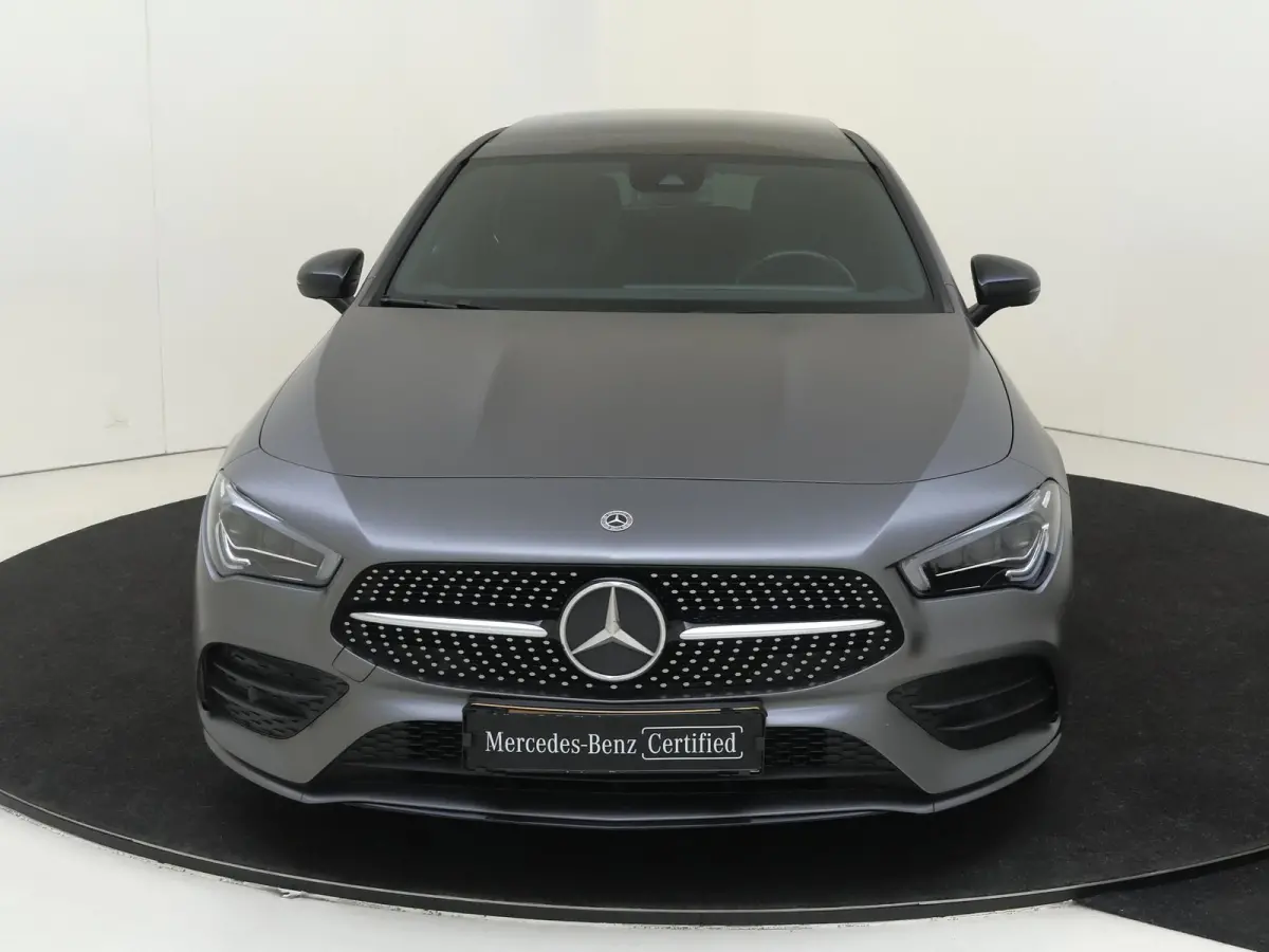 180 Business Solution AMG Panoramadak / Keyless / Nightpakket / Parkeercamera / Sfeerverlichting / MANUFAKTUR Berggrijs Matte (origineel)