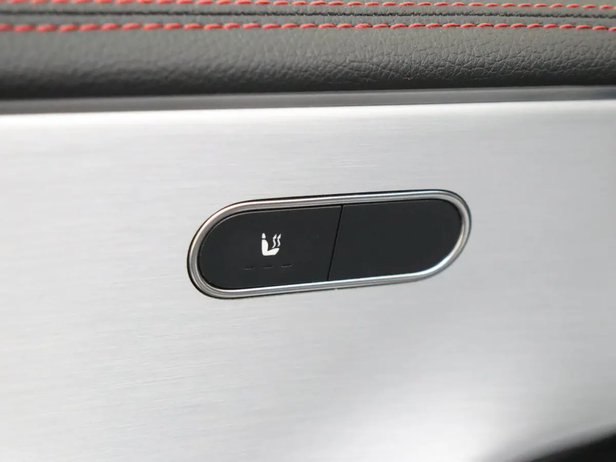 180 Business Solution AMG Panoramadak / Keyless / Nightpakket / Parkeercamera / Sfeerverlichting / MANUFAKTUR Berggrijs Matte (origineel)