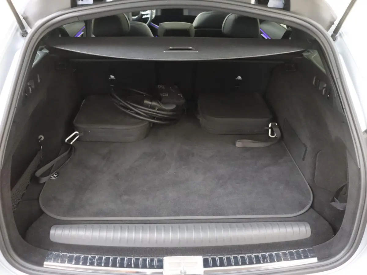 300 e AMG Line Premium/ Panoramadak/ AIRMATIC/ Night/ 20 inch/ SUPERSCREEN/ Burmester 4D/ El. Trekhaak