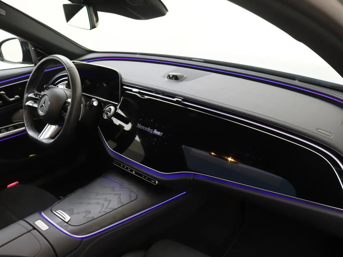 300 e AMG Line Premium/ Panoramadak/ Night/ 20 inch/ SUPERSCREEN/ Burmester 4D/ El. Trekhaak