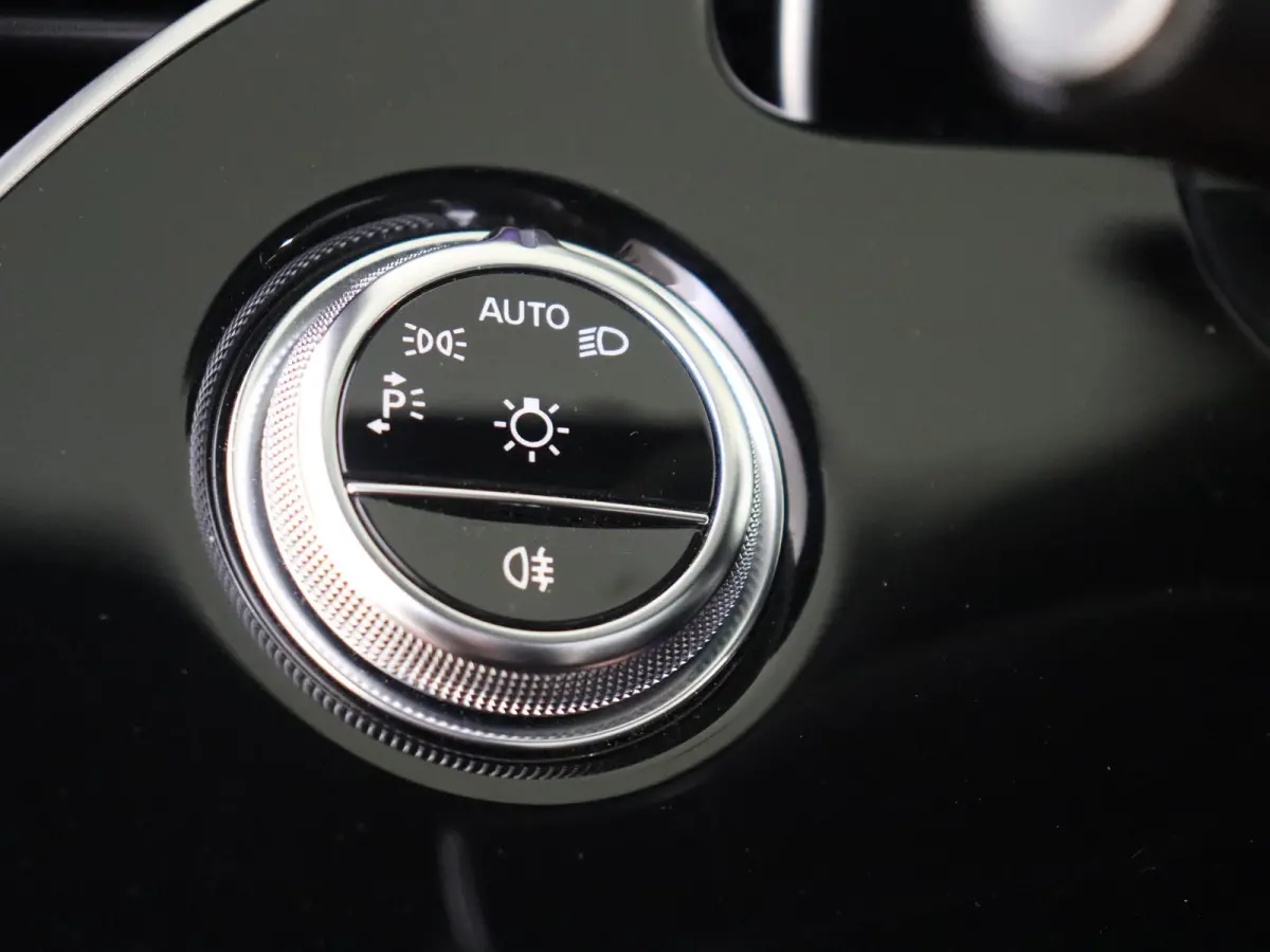 300 e AMG Line Premium/ Panoramadak/ AIRMATIC/ Night/ 20 inch/ SUPERSCREEN/ Burmester 4D/ El. Trekhaak