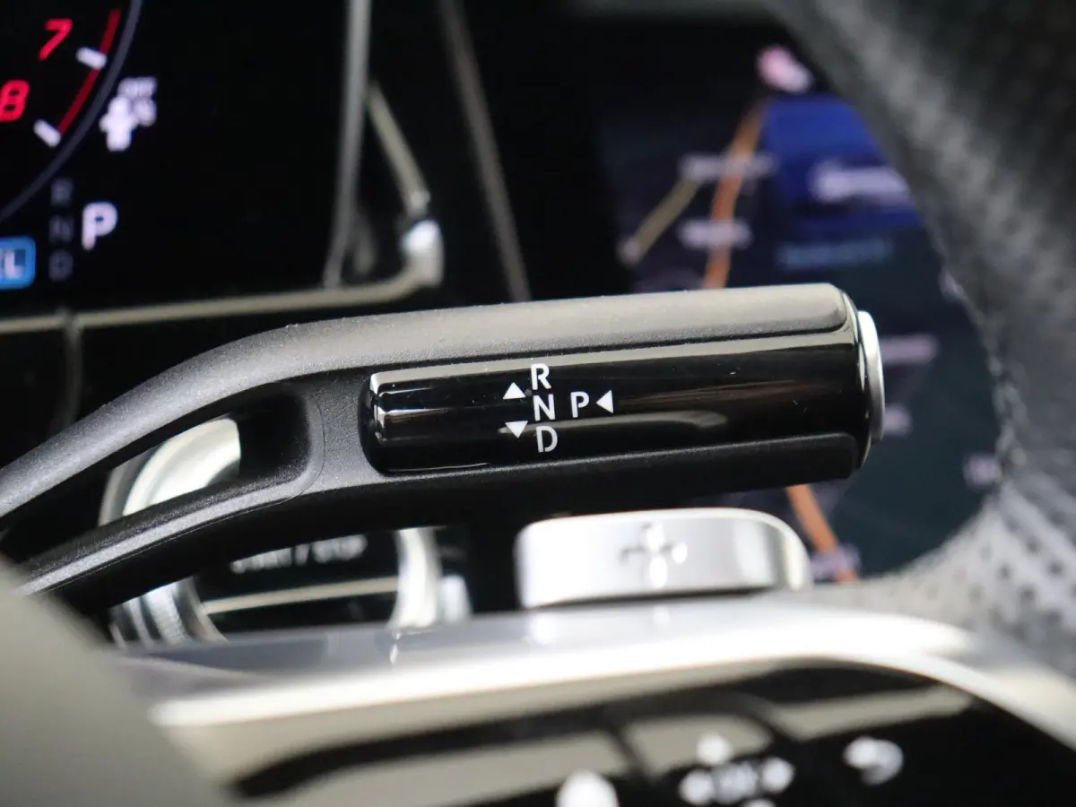 300 e AMG Line Premium/ Panoramadak/ AIRMATIC/ Night/ 20 inch/ SUPERSCREEN/ Burmester 4D/ El. Trekhaak