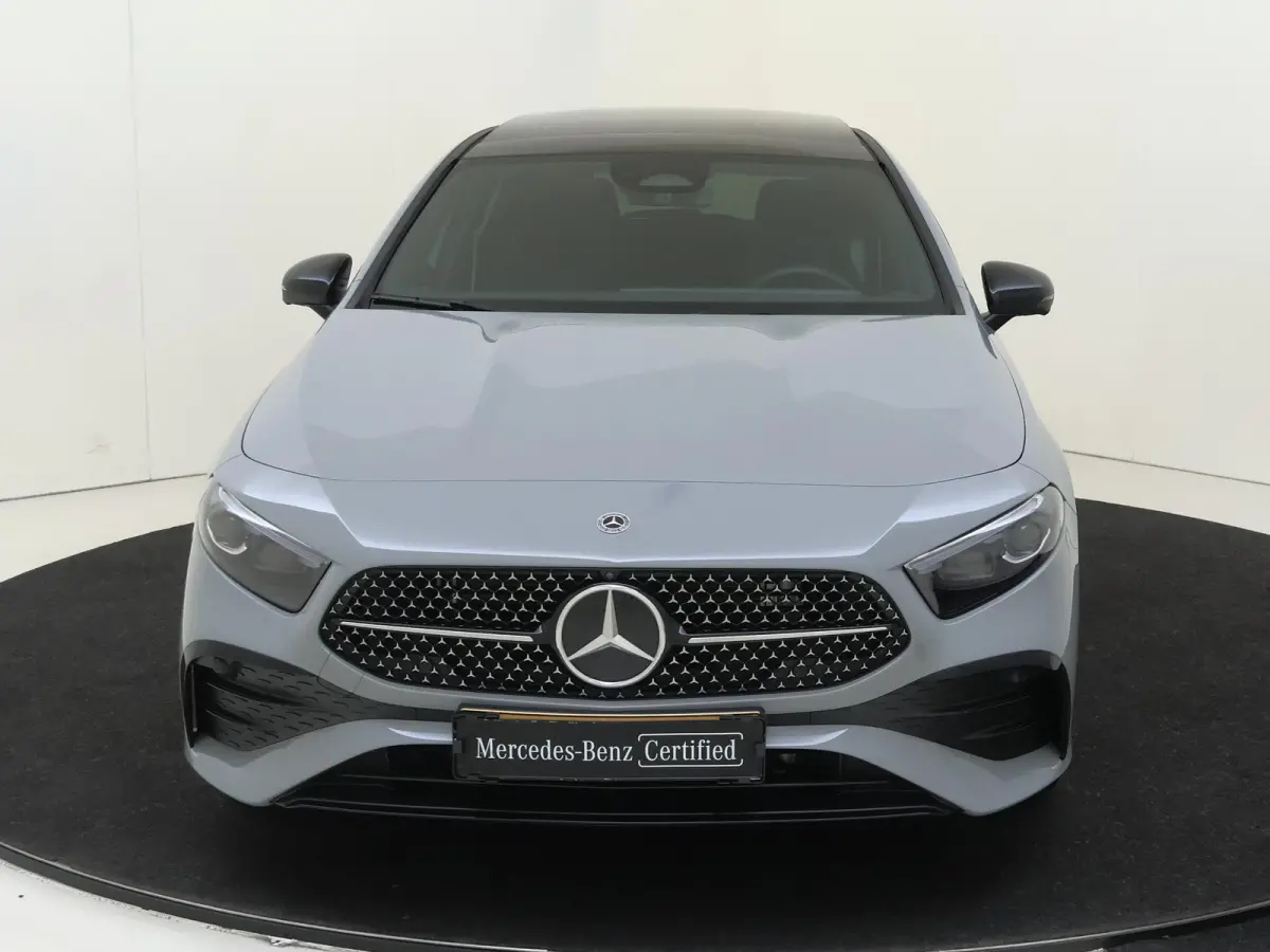 250 e Business Solution AMG Panoramadak / Memory Seats / 360 Camera / Keyless / 19'' velgen / Nightpakket / Sfeerverlichting / Alpine grey /