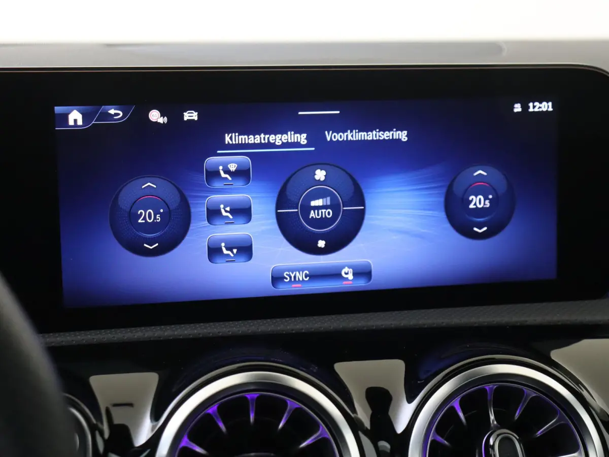 250 e Business Solution AMG Panoramadak / Memory Seats / 360 Camera / Keyless / 19'' velgen / Nightpakket / Sfeerverlichting / Alpine grey /