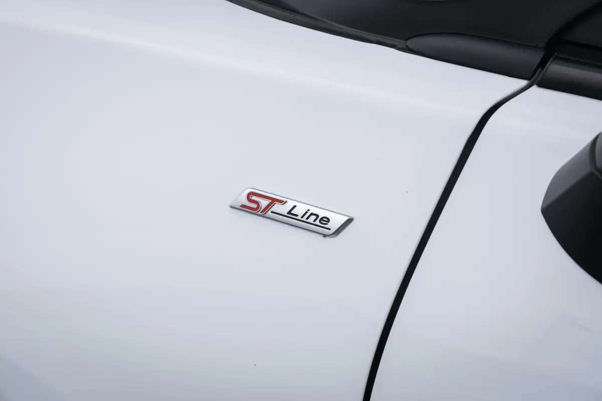 1.0 EcoBoost ST-Line | 100% dealer o.h. | Winter-pack | LED-verlichting | Privacy-glass | Apple carplay / Andriod auto | DAB
