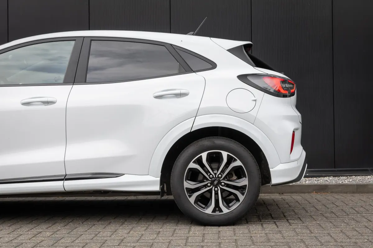 1.0 EcoBoost ST-Line | 100% dealer o.h. | Winter-pack | LED-verlichting | Privacy-glass | Apple carplay / Andriod auto | DAB
